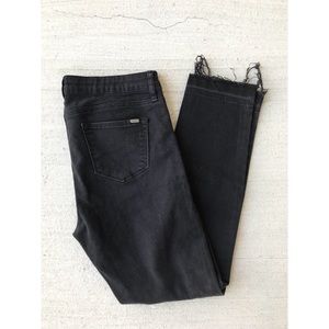 🖤Frayed Ankle Skinny Jeans🖤